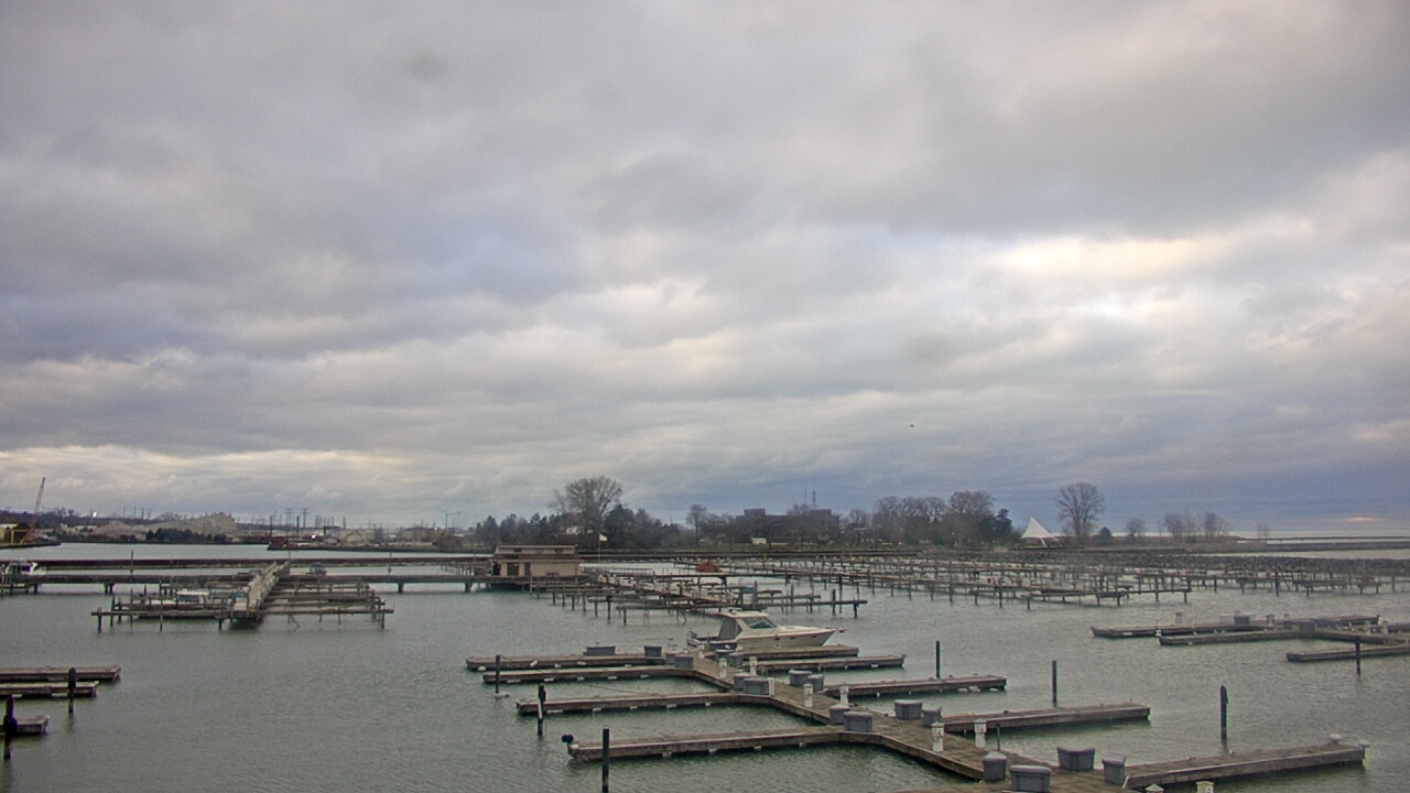 Thumbnail for current weather camera view from Waukegan Harbor and Marina in Waukegan, Illinois