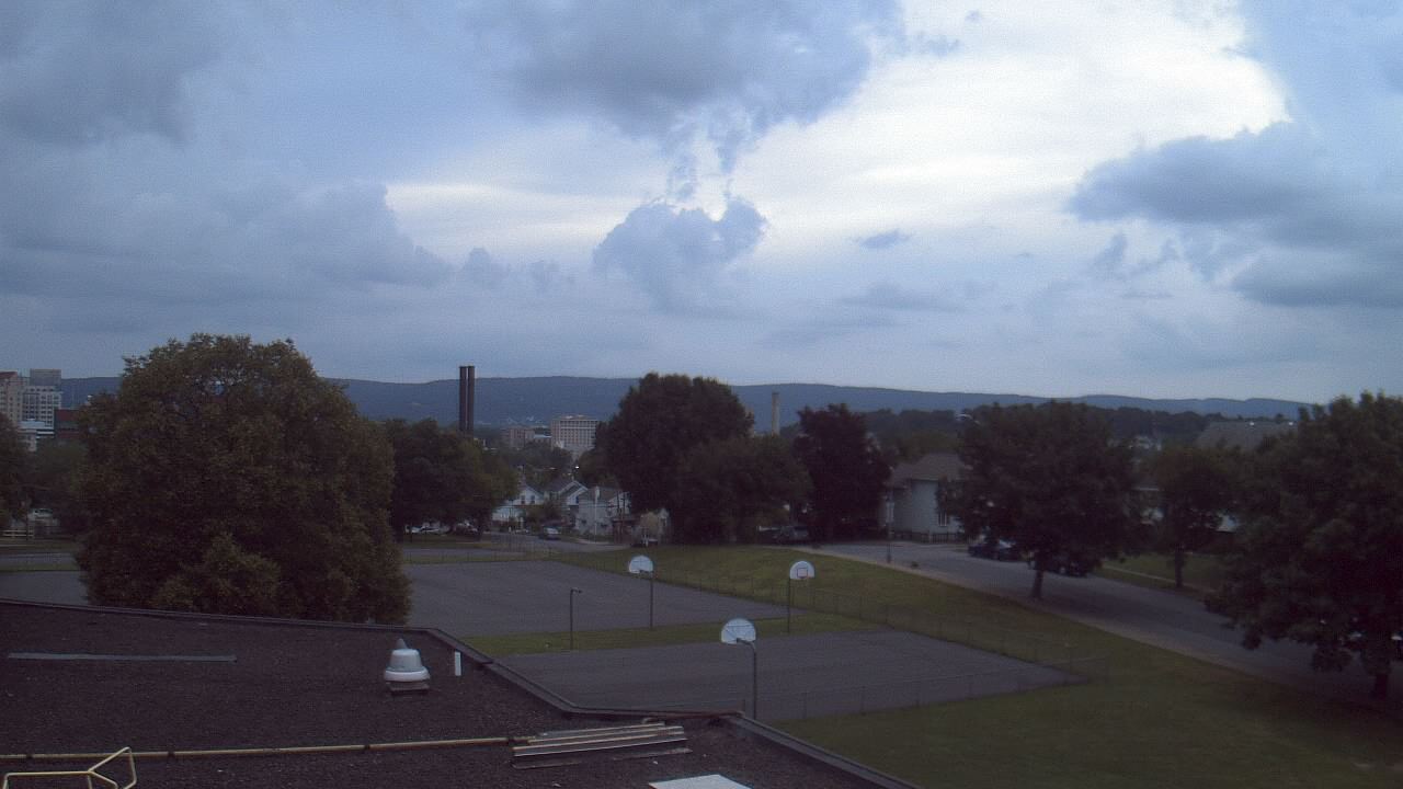 Thumbnail for current weather camera view from Heights Murray ES in Wilkes-Barre, Pennsylvania
