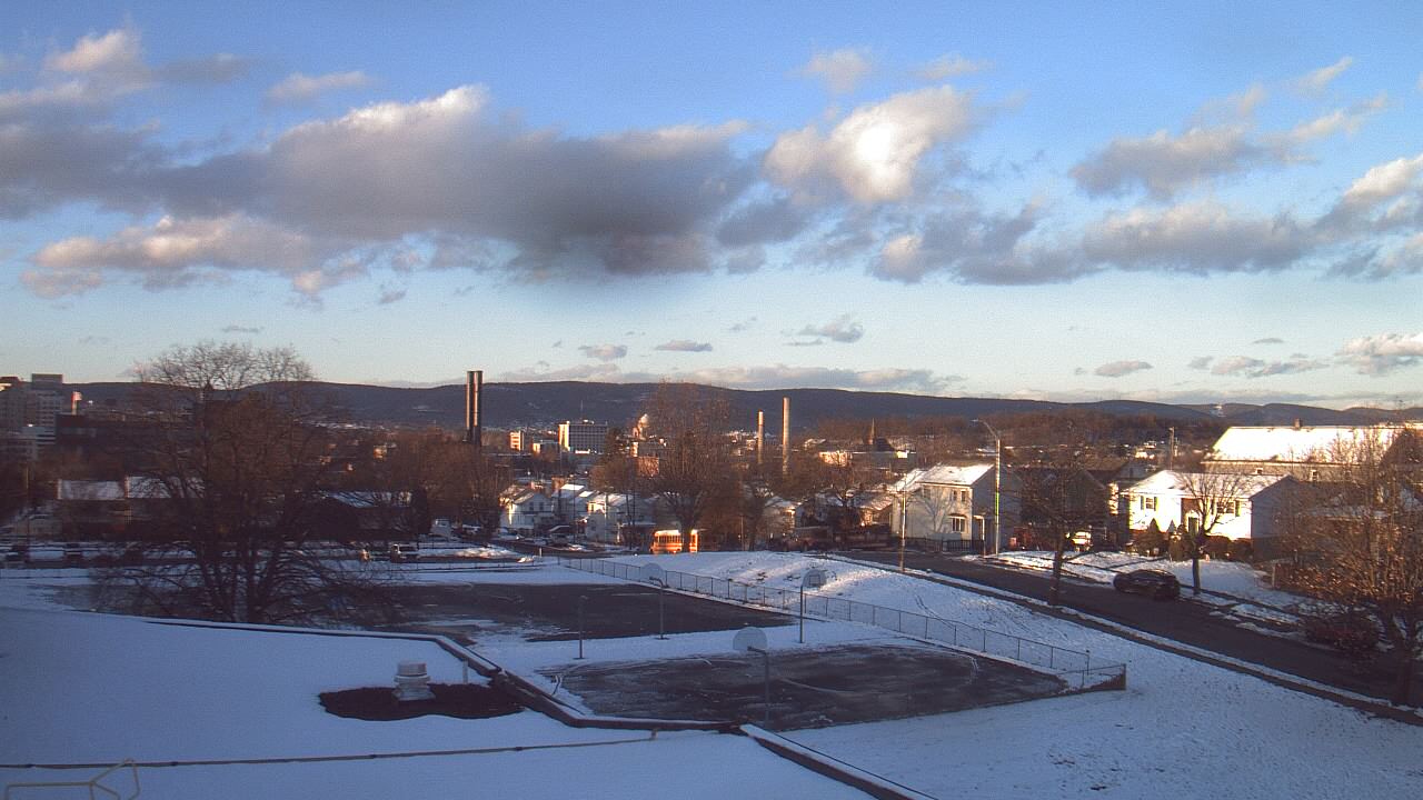 Thumbnail for current weather camera view from Heights Murray ES in Wilkes-Barre, Pennsylvania
