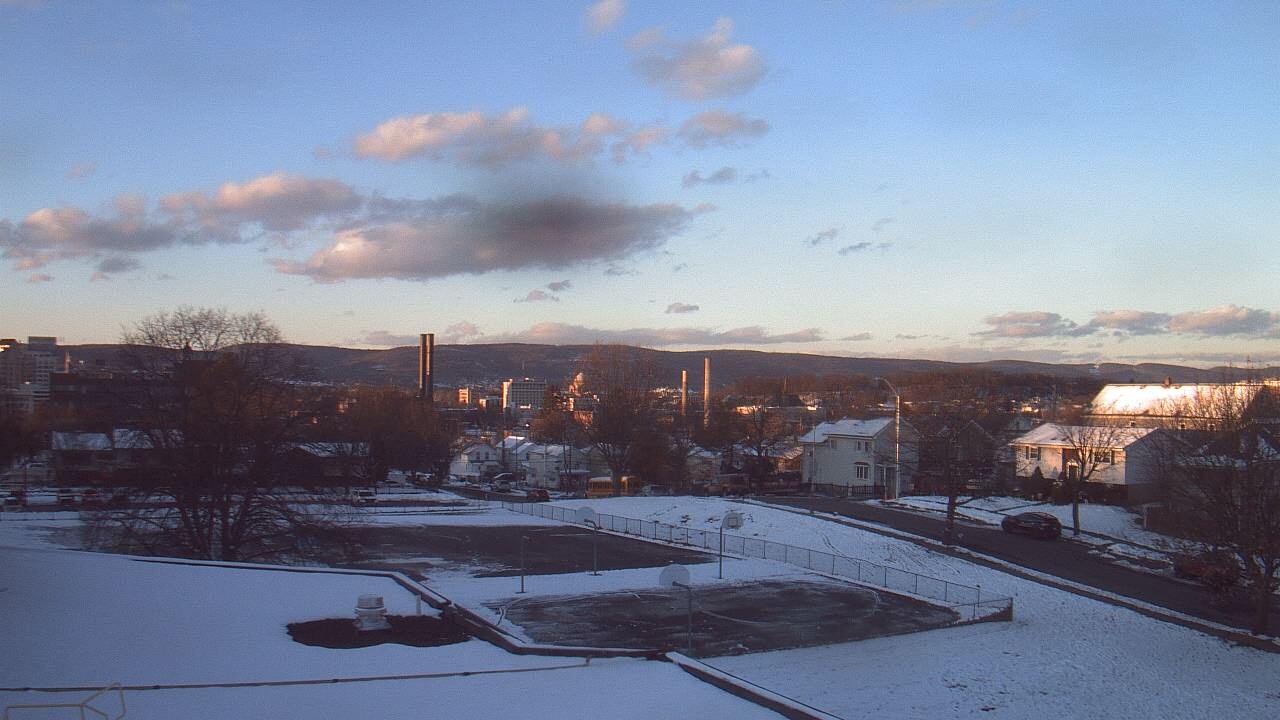 Thumbnail for current weather camera view from Heights Murray ES in Wilkes-Barre, Pennsylvania