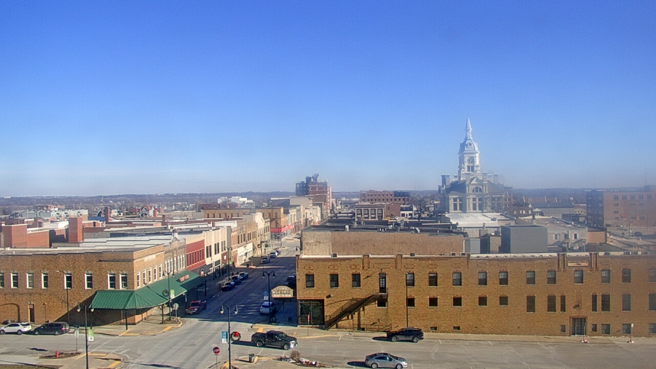 Thumbnail for current weather camera view from Westown Senior Apartments in Marshalltown, Iowa
