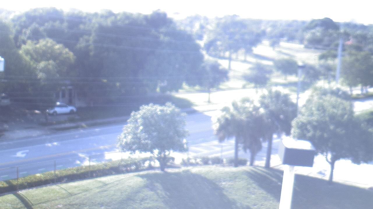 Thumbnail for current weather camera view from Conniston Community MS in West Palm Beach, Florida