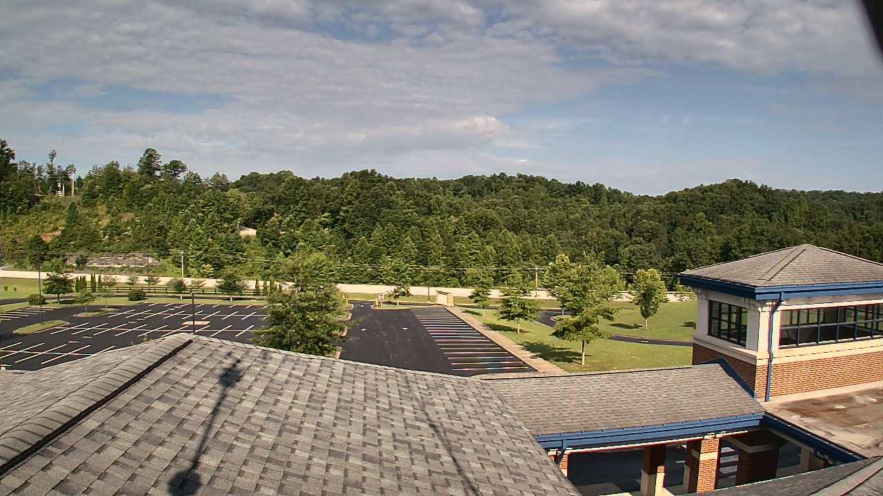 Thumbnail for current weather camera view from Wrigley Elementary School in West Liberty, Kentucky