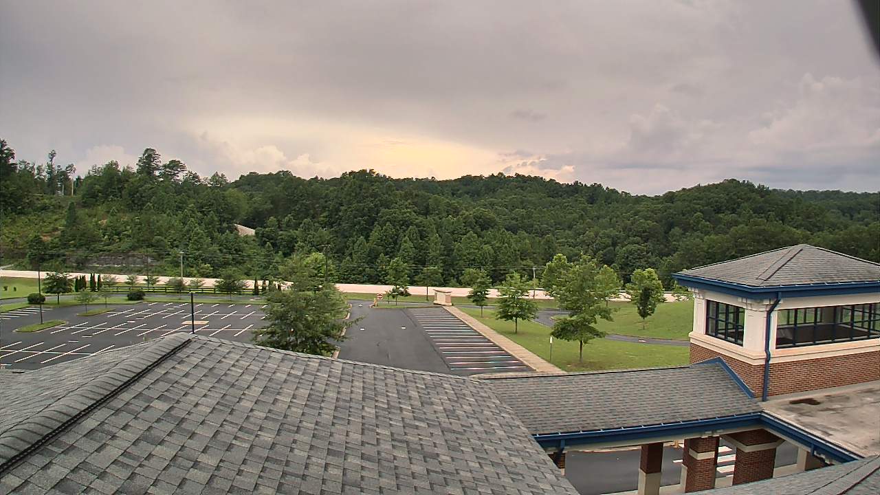 Thumbnail for current weather camera view from Wrigley Elementary School in West Liberty, Kentucky