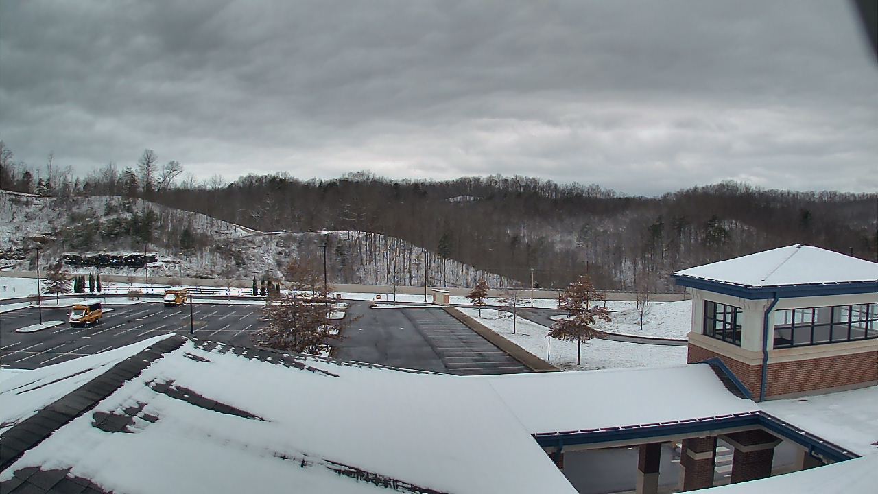 Thumbnail for current weather camera view from Wrigley Elementary School in West Liberty, Kentucky