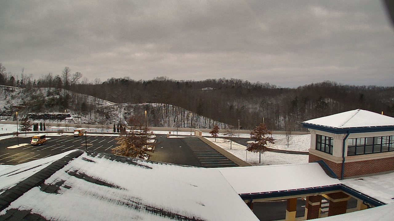 Thumbnail for current weather camera view from Wrigley Elementary School in West Liberty, Kentucky