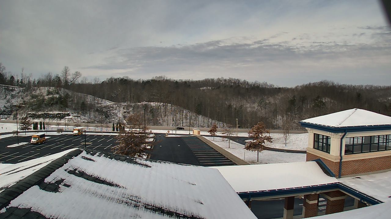 Thumbnail for current weather camera view from Wrigley Elementary School in West Liberty, Kentucky