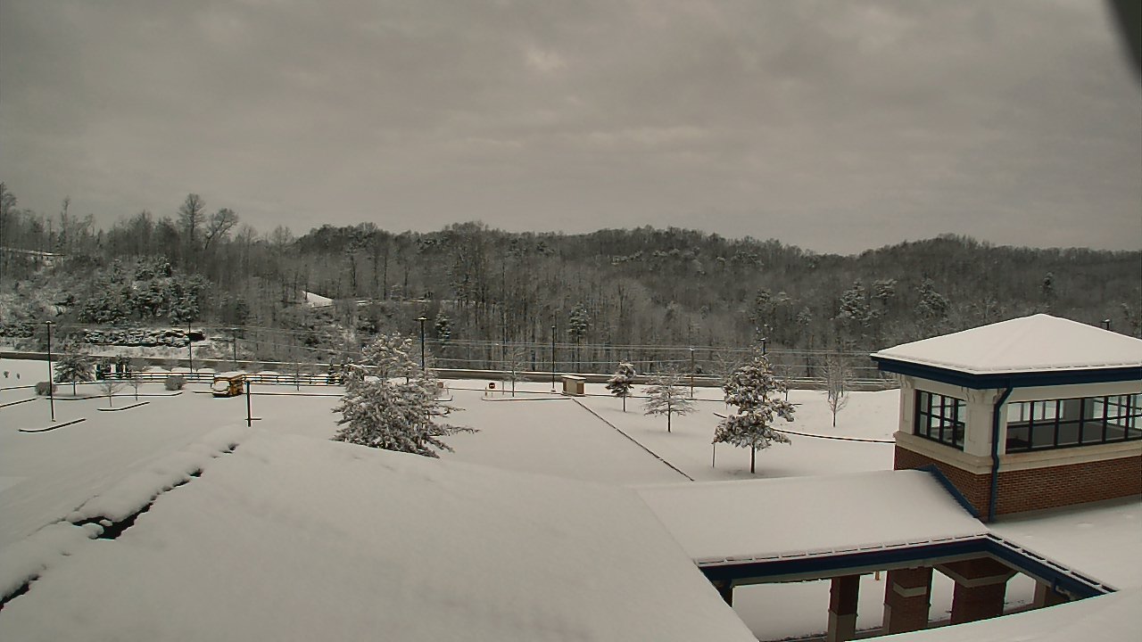 Thumbnail for current weather camera view from Wrigley Elementary School in West Liberty, Kentucky