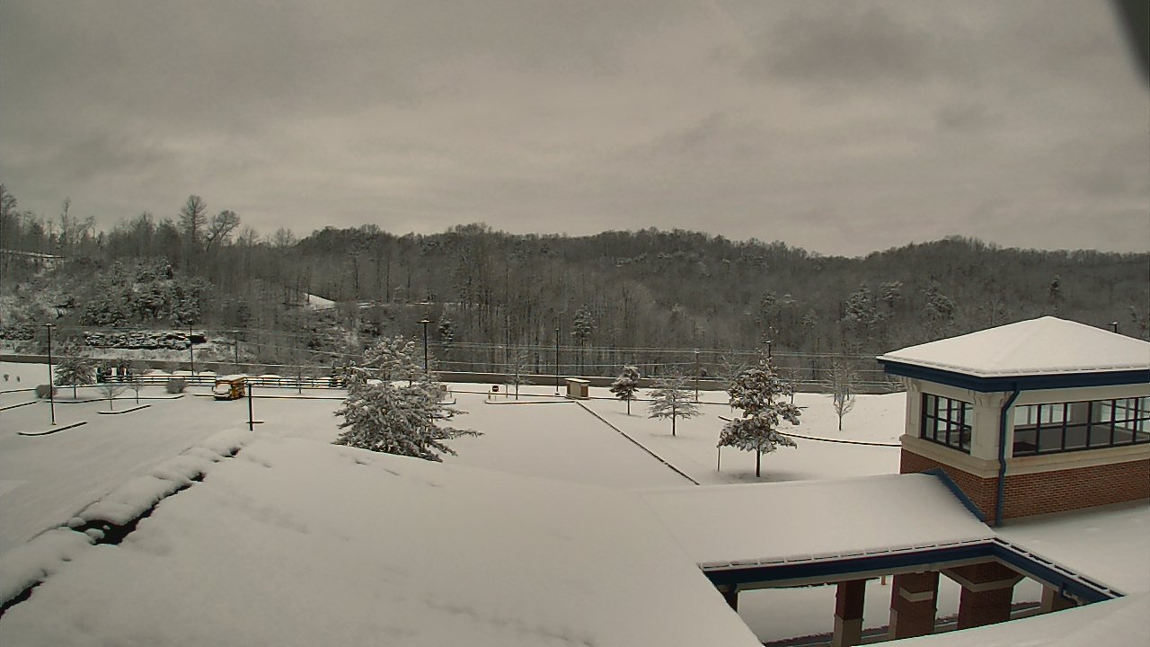 Thumbnail for current weather camera view from Wrigley Elementary School in West Liberty, Kentucky