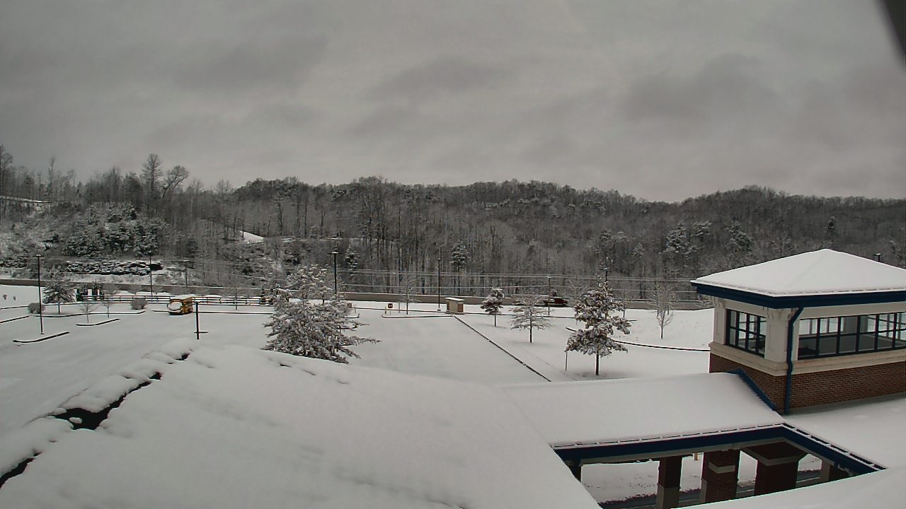 Thumbnail for current weather camera view from Wrigley Elementary School in West Liberty, Kentucky