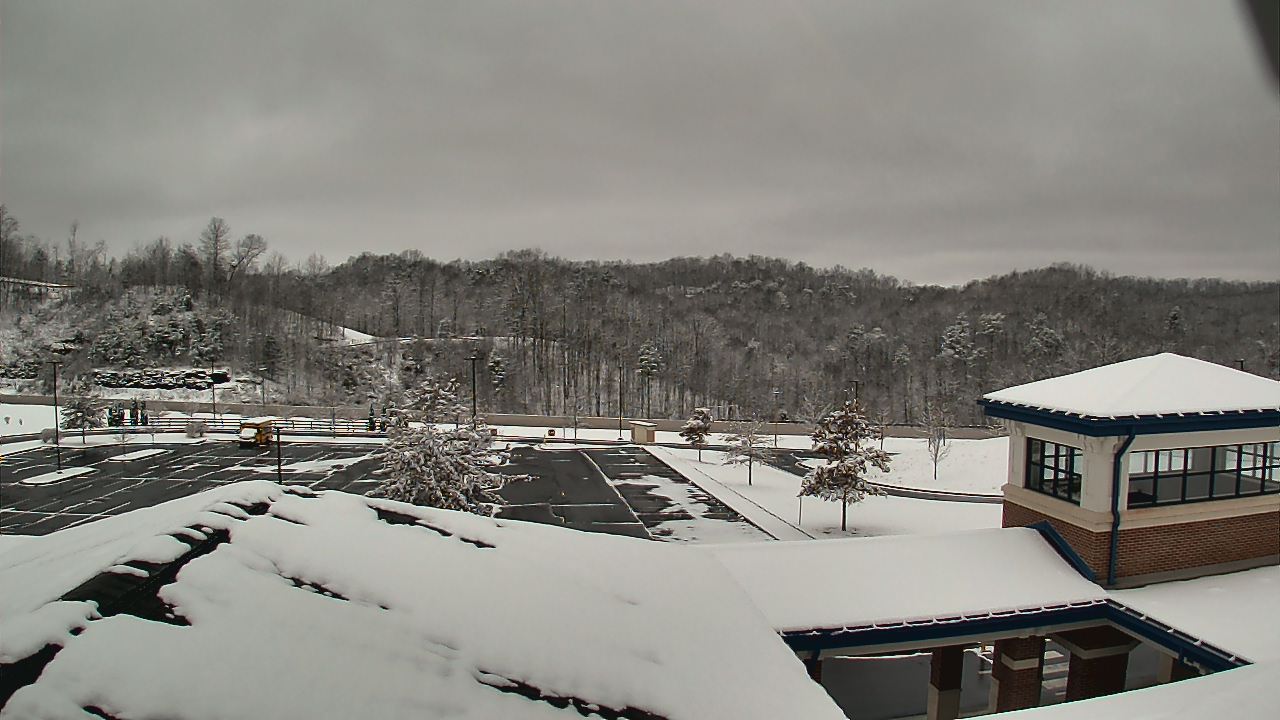 Thumbnail for current weather camera view from Wrigley Elementary School in West Liberty, Kentucky