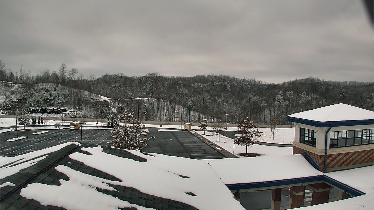 Thumbnail for current weather camera view from Wrigley Elementary School in West Liberty, Kentucky