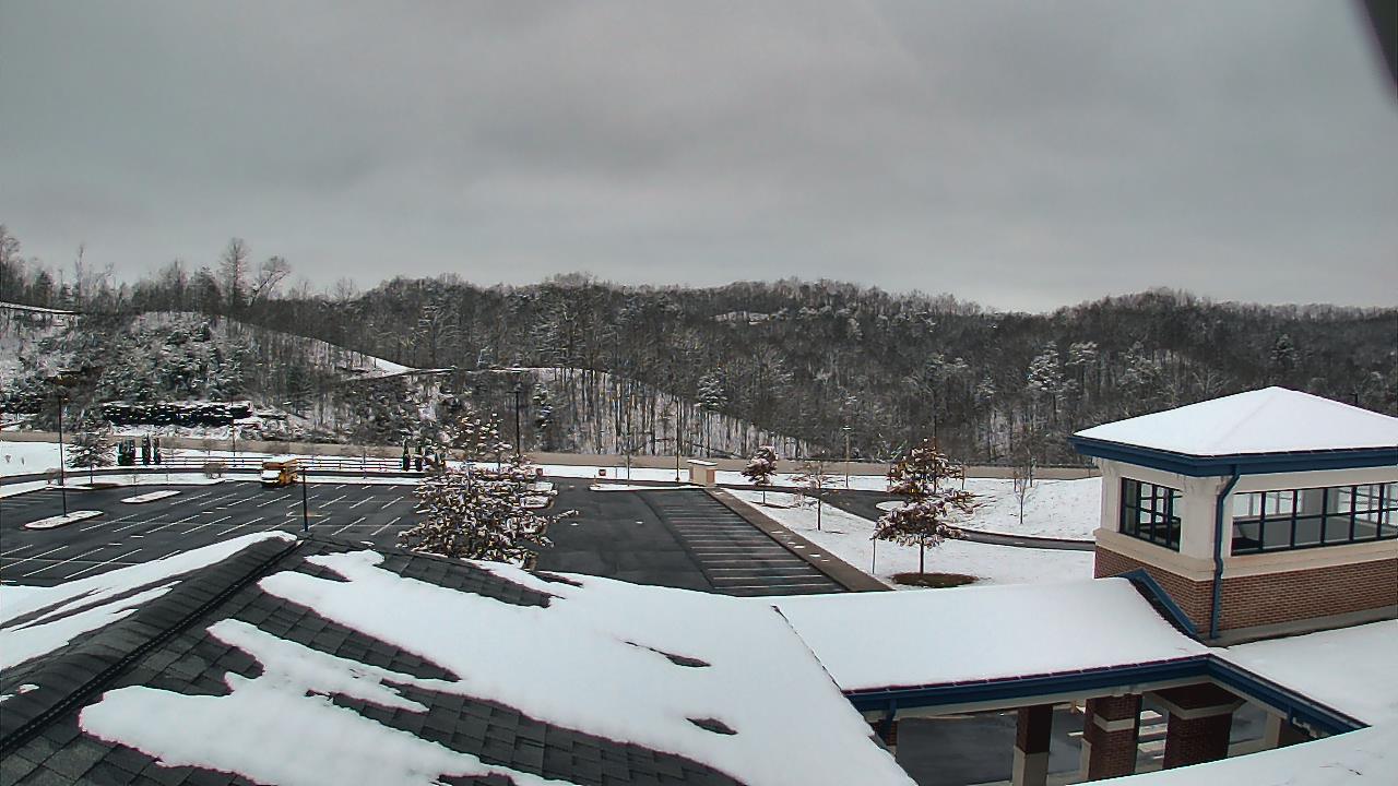 Thumbnail for current weather camera view from Wrigley Elementary School in West Liberty, Kentucky