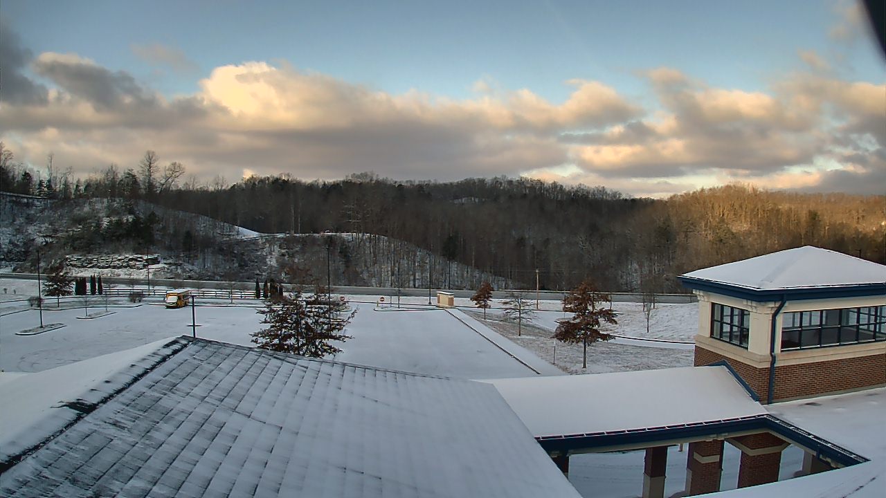 Thumbnail for current weather camera view from Wrigley Elementary School in West Liberty, Kentucky