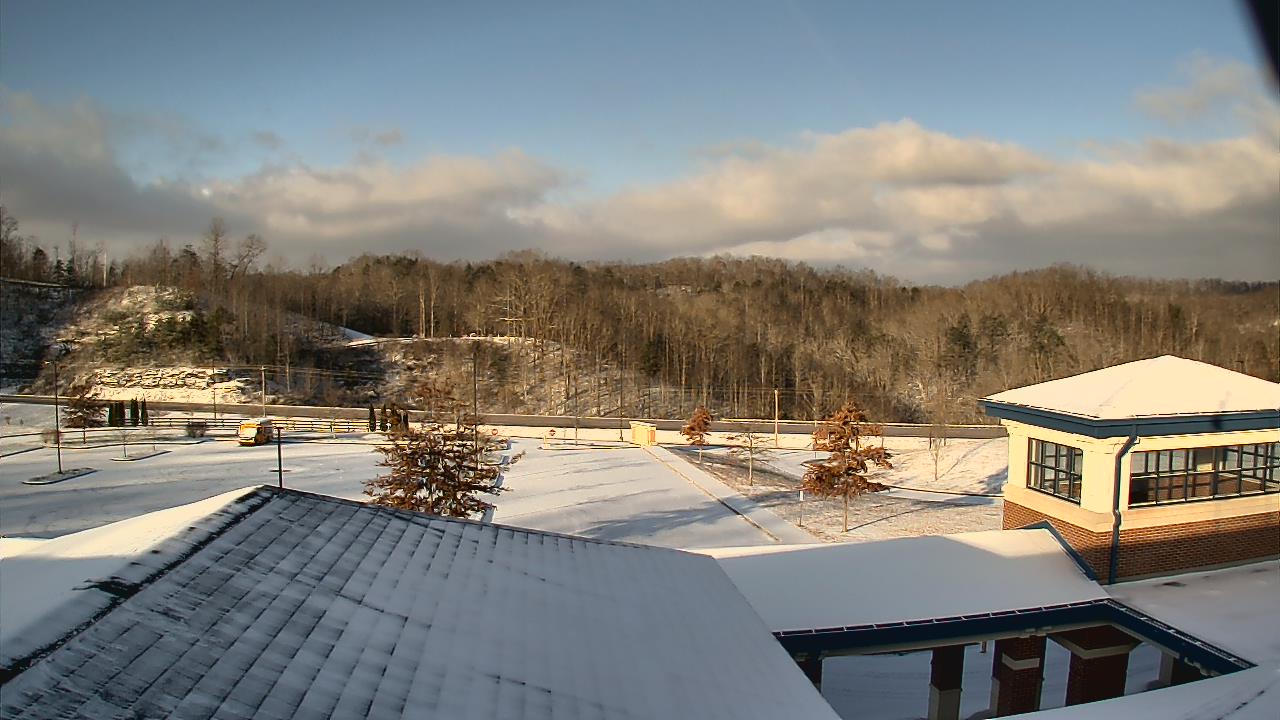 Thumbnail for current weather camera view from Wrigley Elementary School in West Liberty, Kentucky