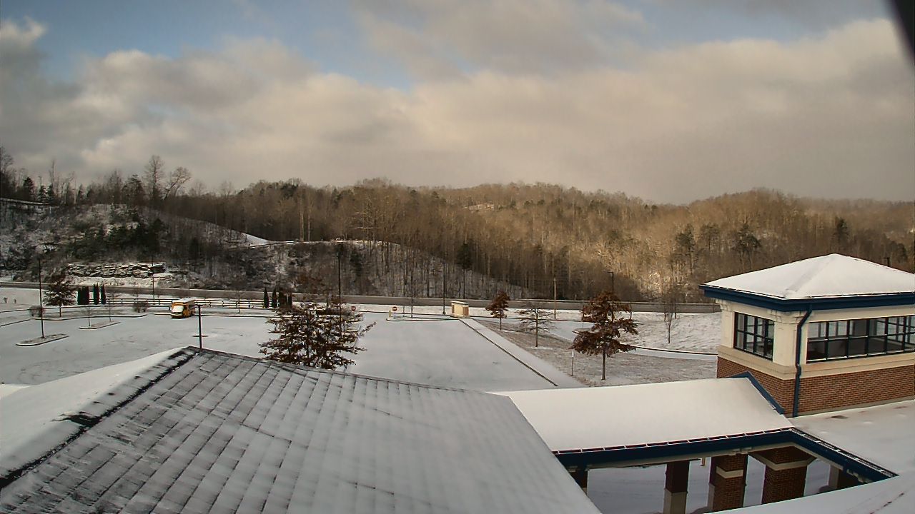 Thumbnail for current weather camera view from Wrigley Elementary School in West Liberty, Kentucky